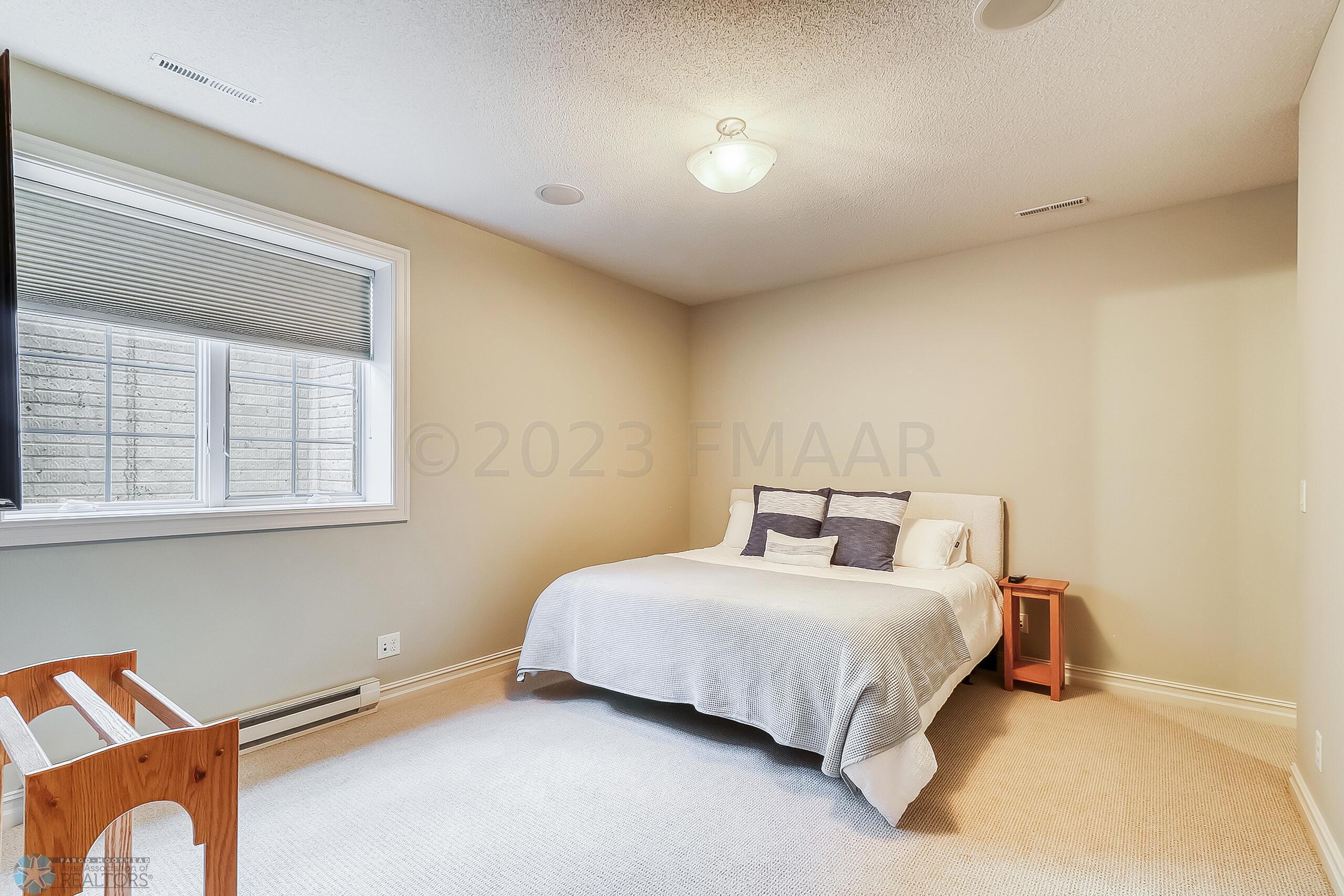 Basement Bedroom2_1