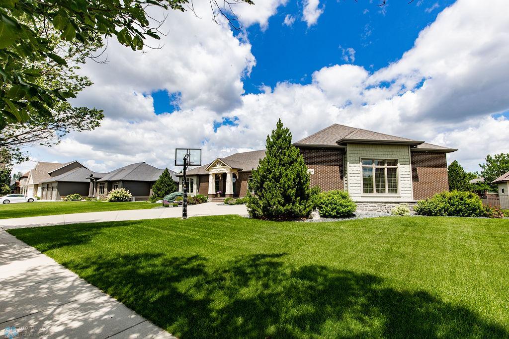 Garage/Front view
