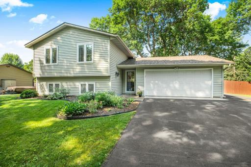 10255 Quaker Lane N, Maple Grove, MN 55369