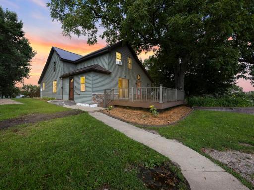 WELCOME HOME! Country Living at its finest!
