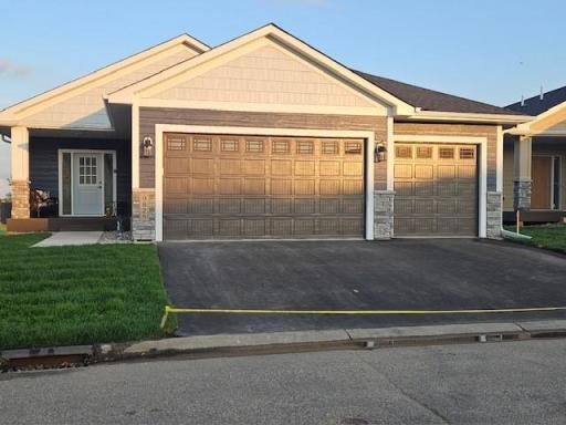 9825 Pinehurst Drive, Elko New Market, MN 55020