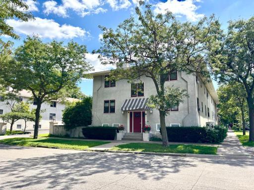 676 Ashland Avenue, 8, Saint Paul, MN 55104