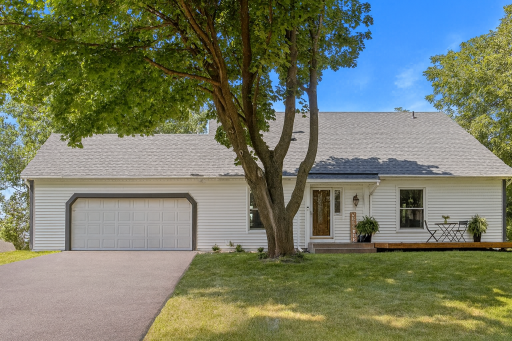 10890 108th Place N, Maple Grove, MN 55369