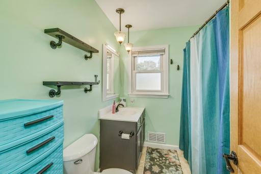 1646 Burke Avenue E, Saint Paul, MN 55109