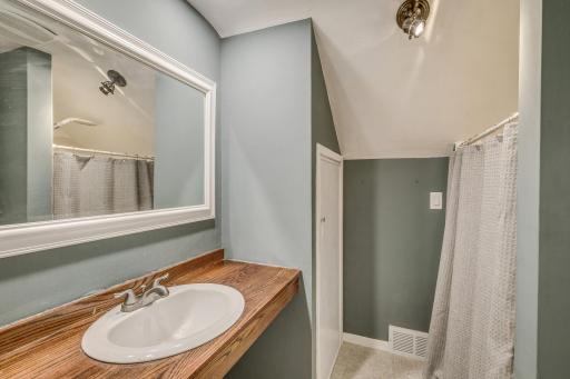 1646 Burke Avenue E, Saint Paul, MN 55109