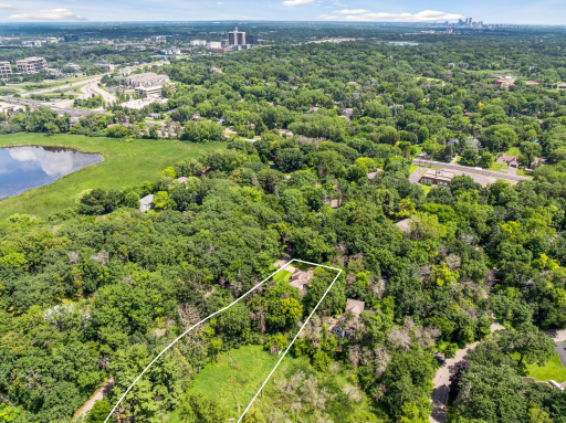 11405 Timberline Road, Hopkins, MN 55305
