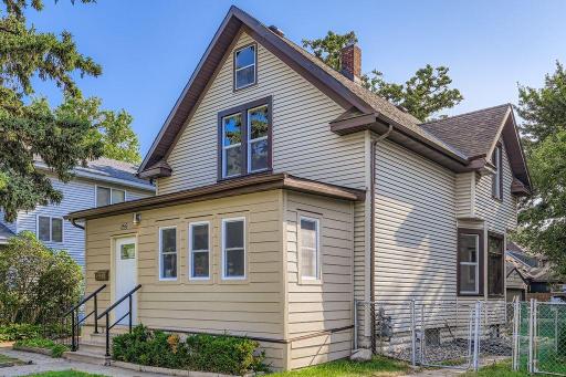 1436 payne ave - MLS Sized - 001 - 02 Exterior Front.jpg
