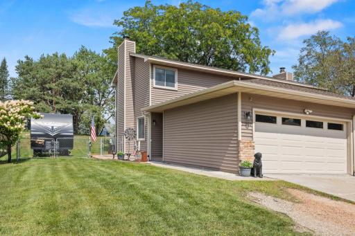 16550 Terrey Pine Drive, Eden Prairie, MN 55347