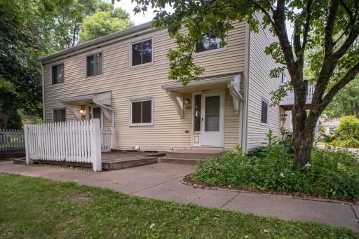 4848 Grenwich Trail N, Saint Paul, MN 55128