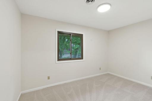 1010 Shady Oak Drive, North Mankato, MN 56003
