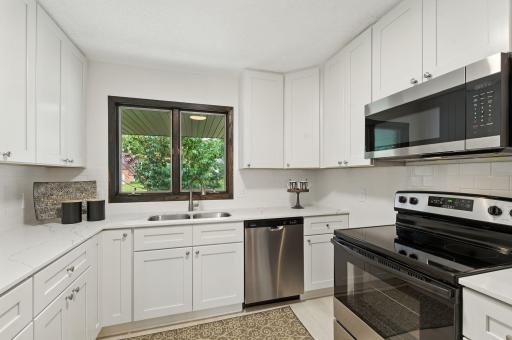 1010 Shady Oak Drive, North Mankato, MN 56003