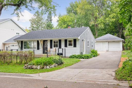 Welcome to 1084 Ryde Street in the welcoming Como Park neighborhood of Saint Paul.