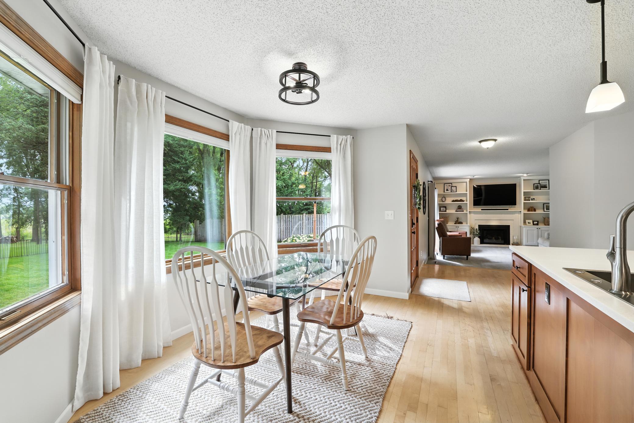 Eat-in kitchen dining room