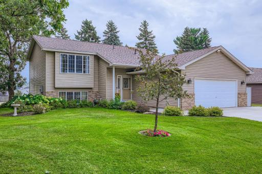 912 11th Avenue SW, Isanti, MN 55040