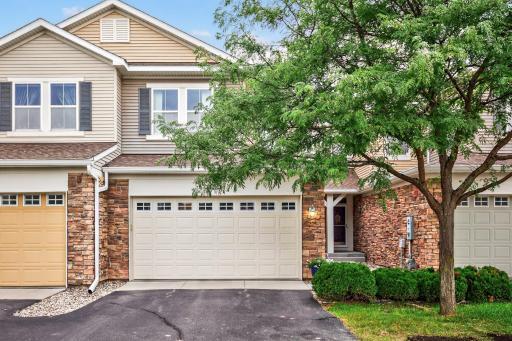 9450 Washington Circle, Chanhassen, MN 55317