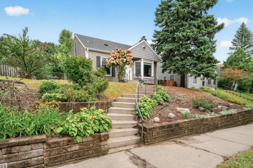 1501 Eleanor Avenue, Saint Paul, MN 55116