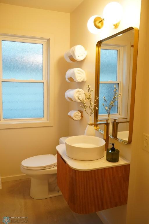 16-Bath Main.jpg