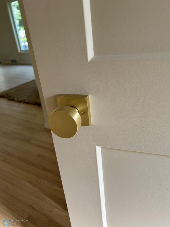 25-Knob.jpg