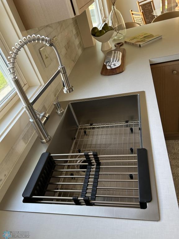 07-Kitchen.jpg