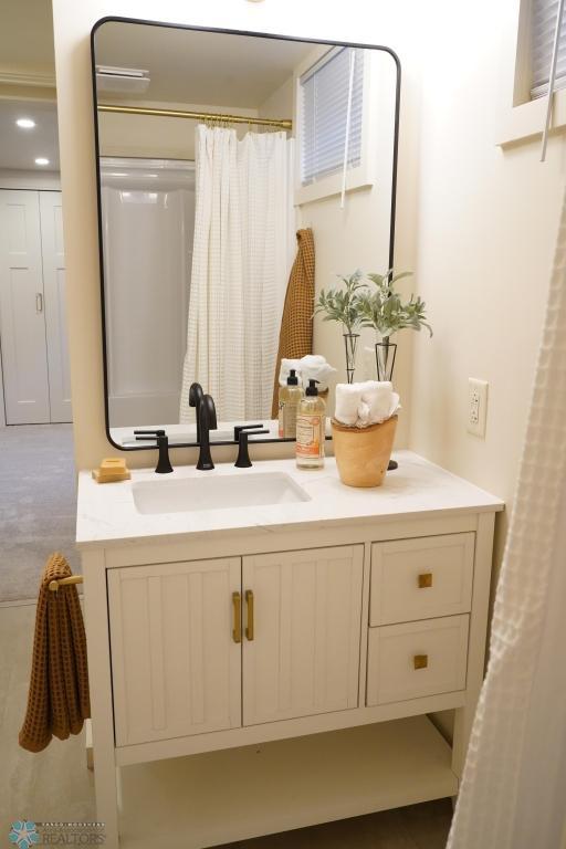 33-Bsmnt Bath.jpg