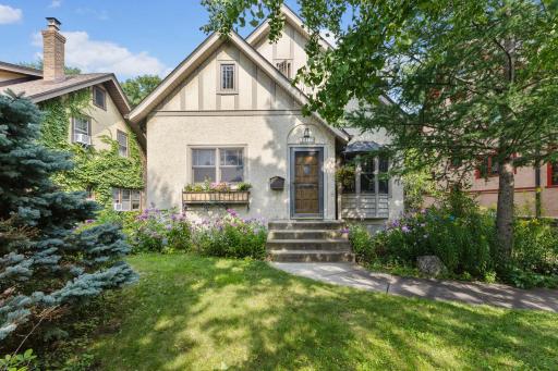 2417 Grand Avenue S, Minneapolis, MN 55405