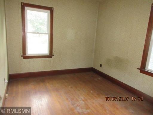 12 6th Avenue SE, Fairfax, MN 55332