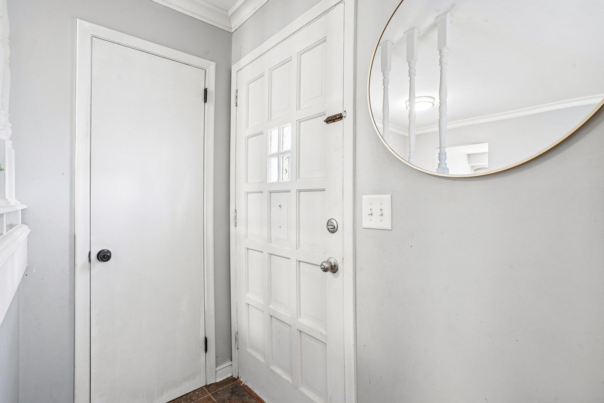 16-web-or-mls-Howe Ln-S0505-016.jpg