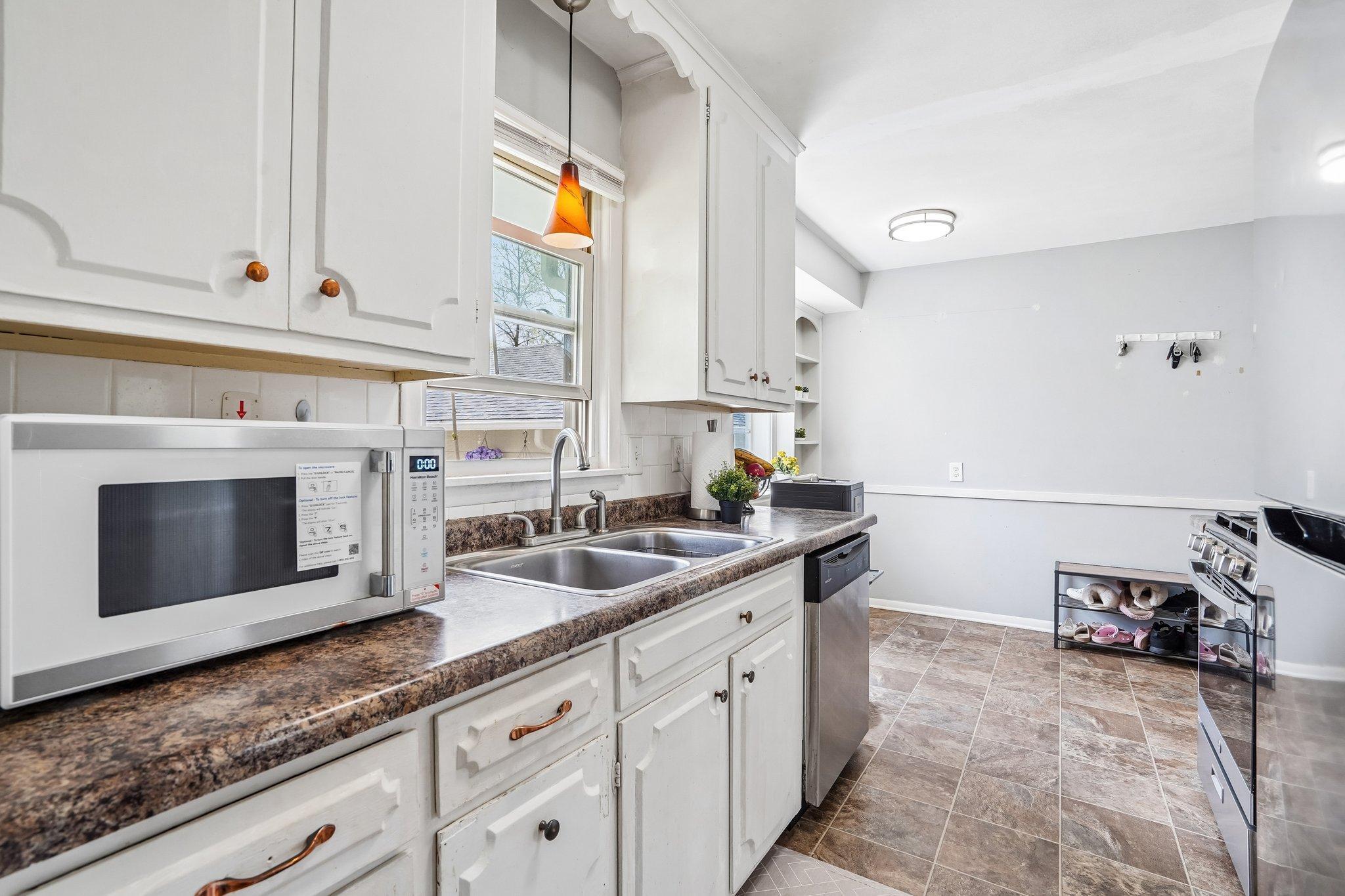 10-web-or-mls-Howe Ln-S0505-010.jpg