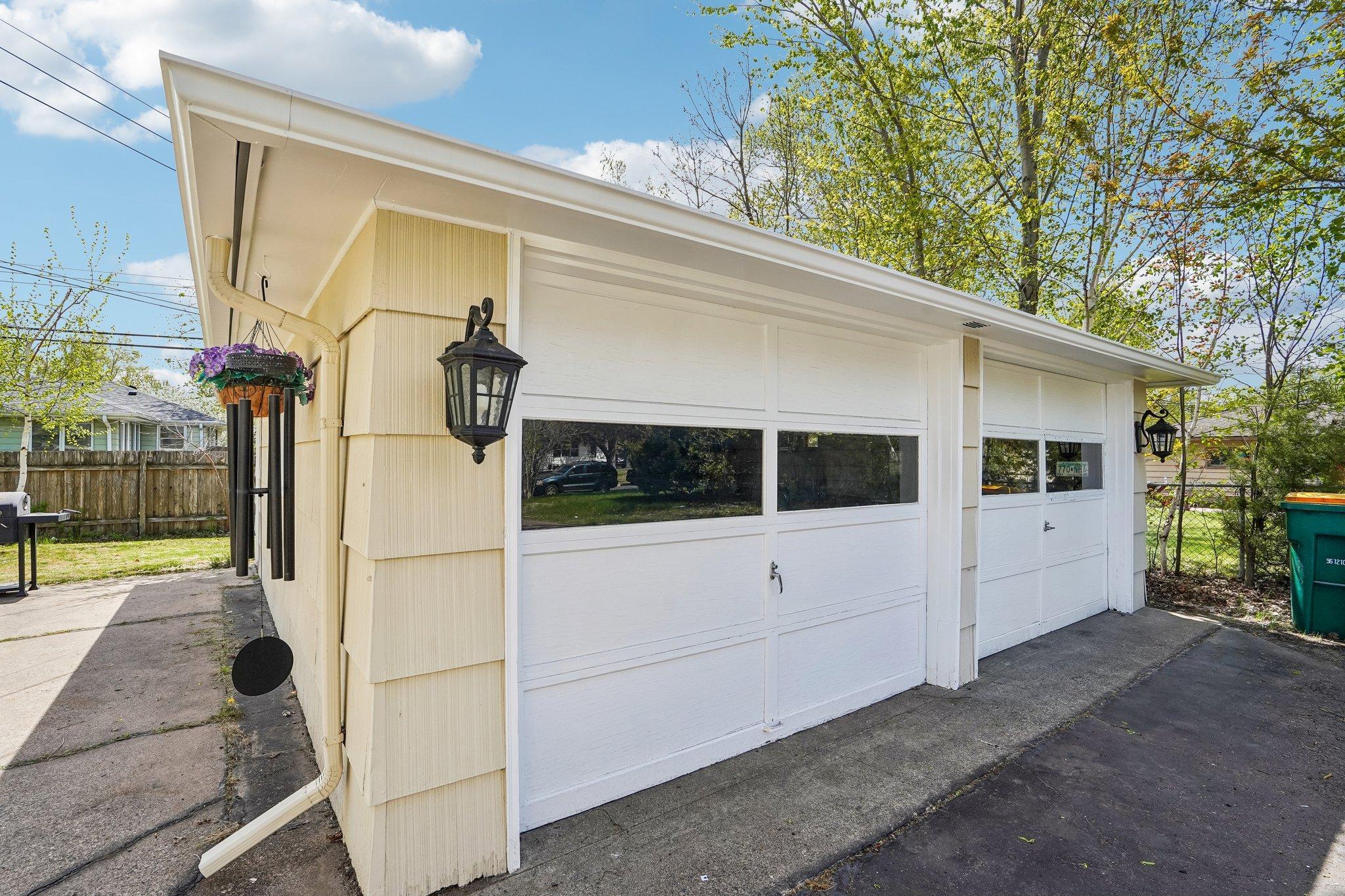 35-web-or-mls-Howe Ln-S0505-035.jpg