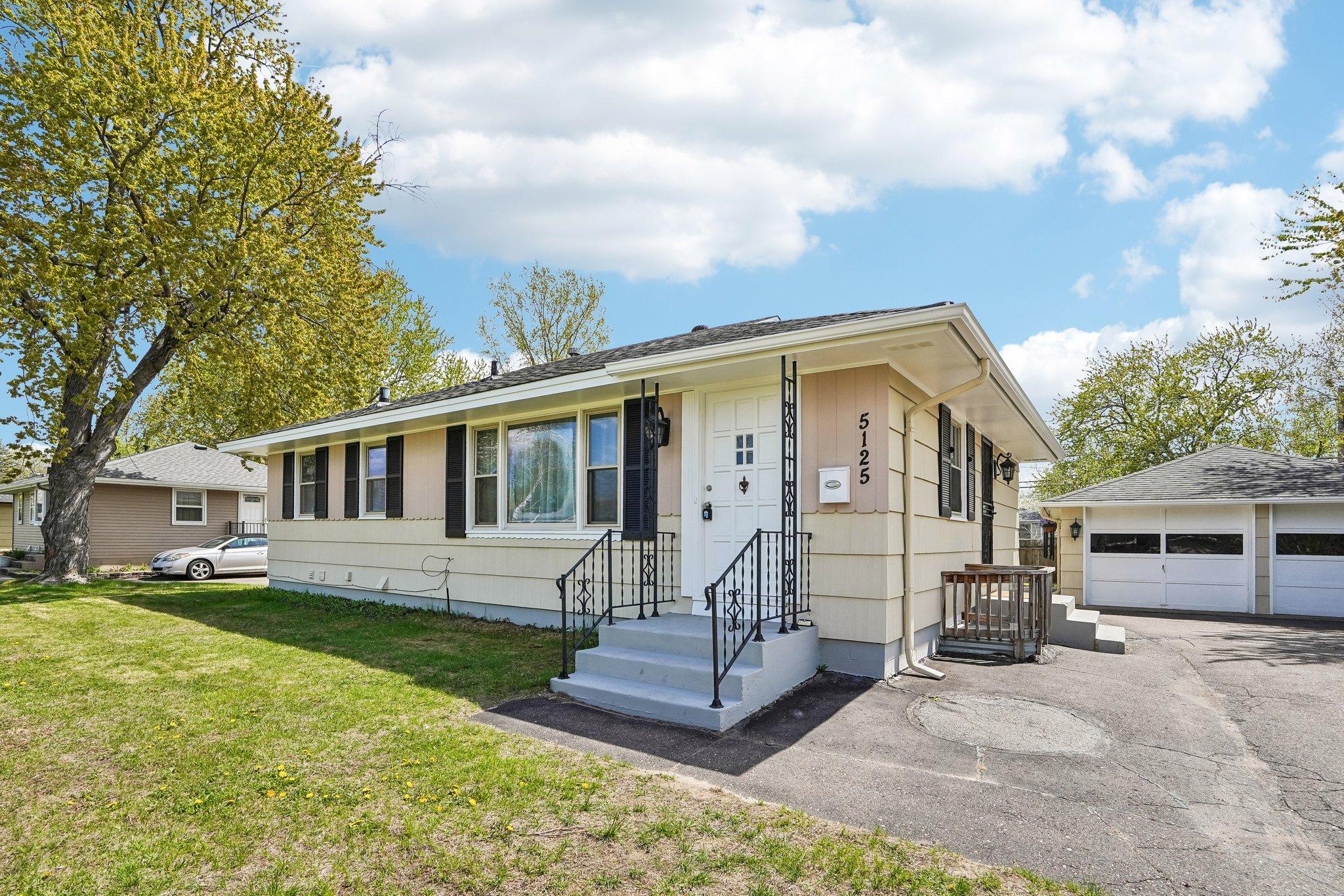 4-web-or-mls-Howe Ln-S0505-004.jpg