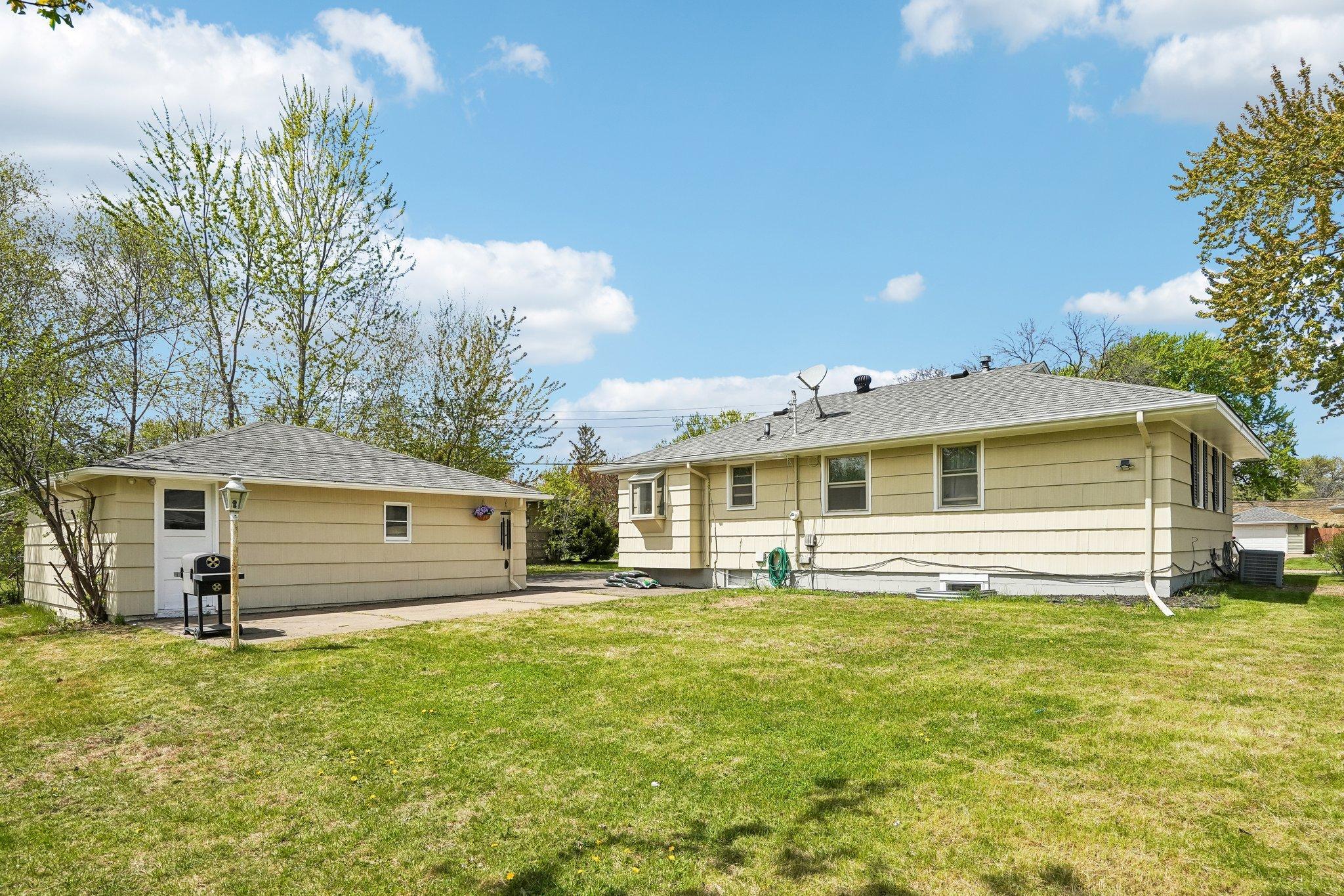 38-web-or-mls-Howe Ln-S0505-038.jpg