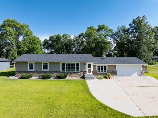 1214 S Darling Drive NW, Alexandria, MN 56308