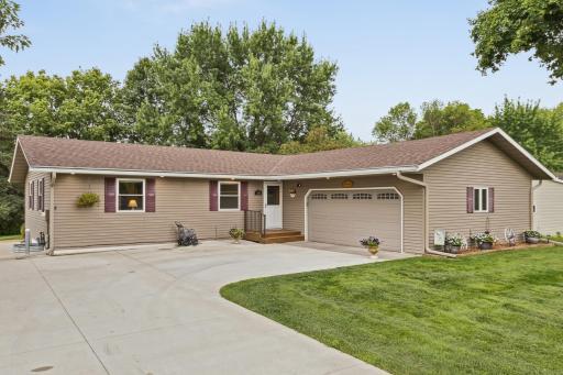 709 Ridge Drive SE, Saint Michael, MN 55376
