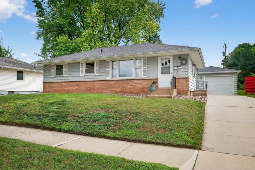 Beautiful rambler with metal siding & new roof. ront View.pg