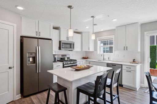 9456 Bridle Way, Victoria, MN 55386