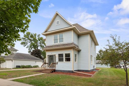 135 4th Avenue SE, Hutchinson, MN 55350