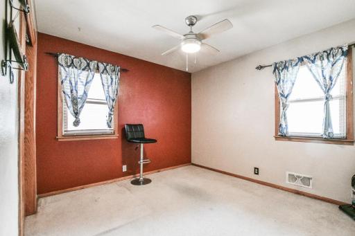 1127 9th Avenue S, South Saint Paul, MN 55075