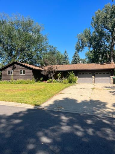 911 1st Street SE, Melrose, MN 56352