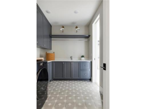 Interior photos are of a similar Swanson Homes build and are shown for inspiration; final design, features, and finishes may vary.