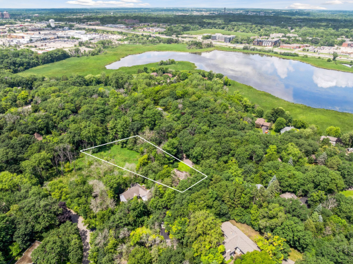 1140X Timberline Rd, Hopkins, MN 55305