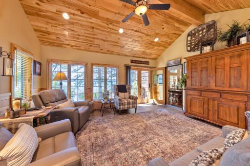 38411 N Sugar Lake Road, Cohasset, MN 55721