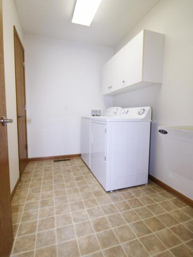 410 Lee Street, B, Durand, WI 54736