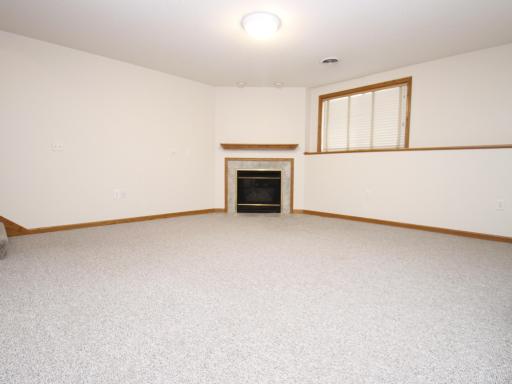 410 Lee Street, B, Durand, WI 54736