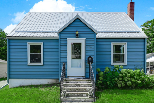 709 1st Street N, Waterville, MN 56096