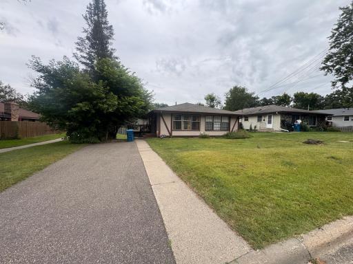 323 Van Buren Avenue N, Hopkins, MN 55343