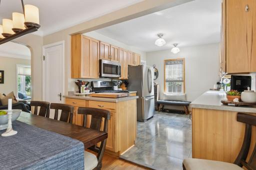 561 Cretin Avenue S, Saint Paul, MN 55116