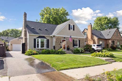 561 Cretin Avenue S, Saint Paul, MN 55116