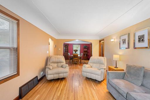 Open and airy formal dining room into your living room!