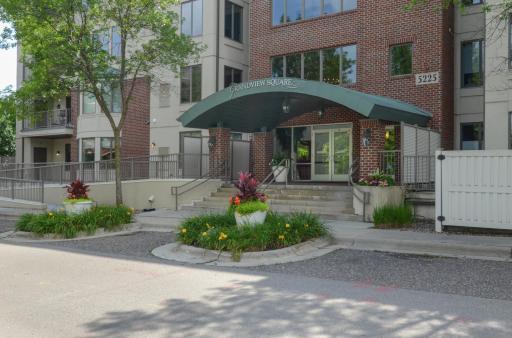 5225 Grandview Square, 114, Minneapolis, MN 55436