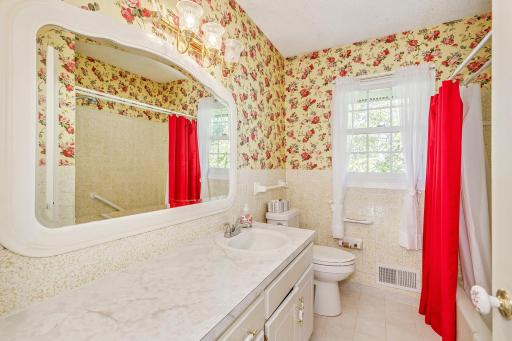 4244 Mcmenemy Street, Saint Paul, MN 55127